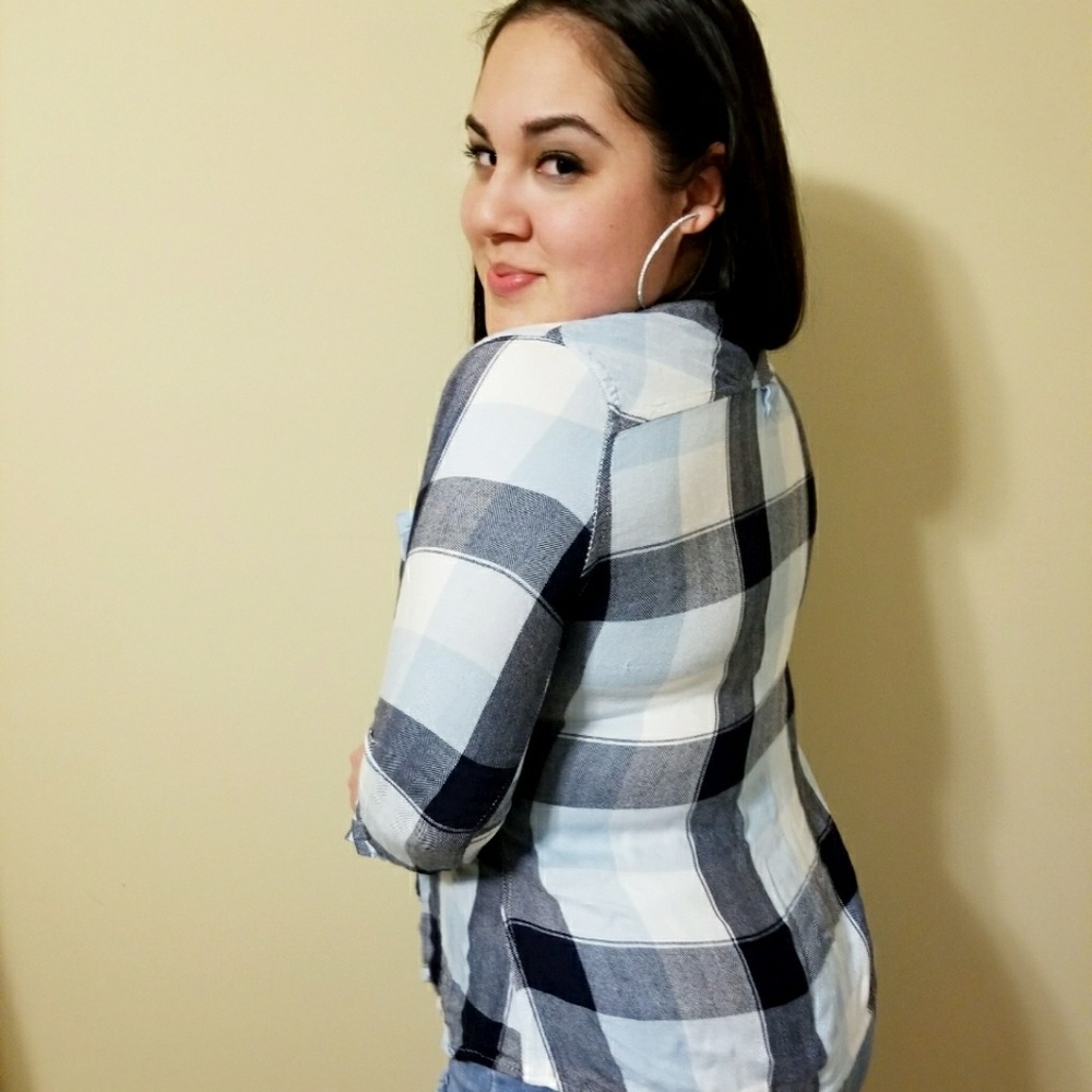 Blue plaid longsleeved shirt
